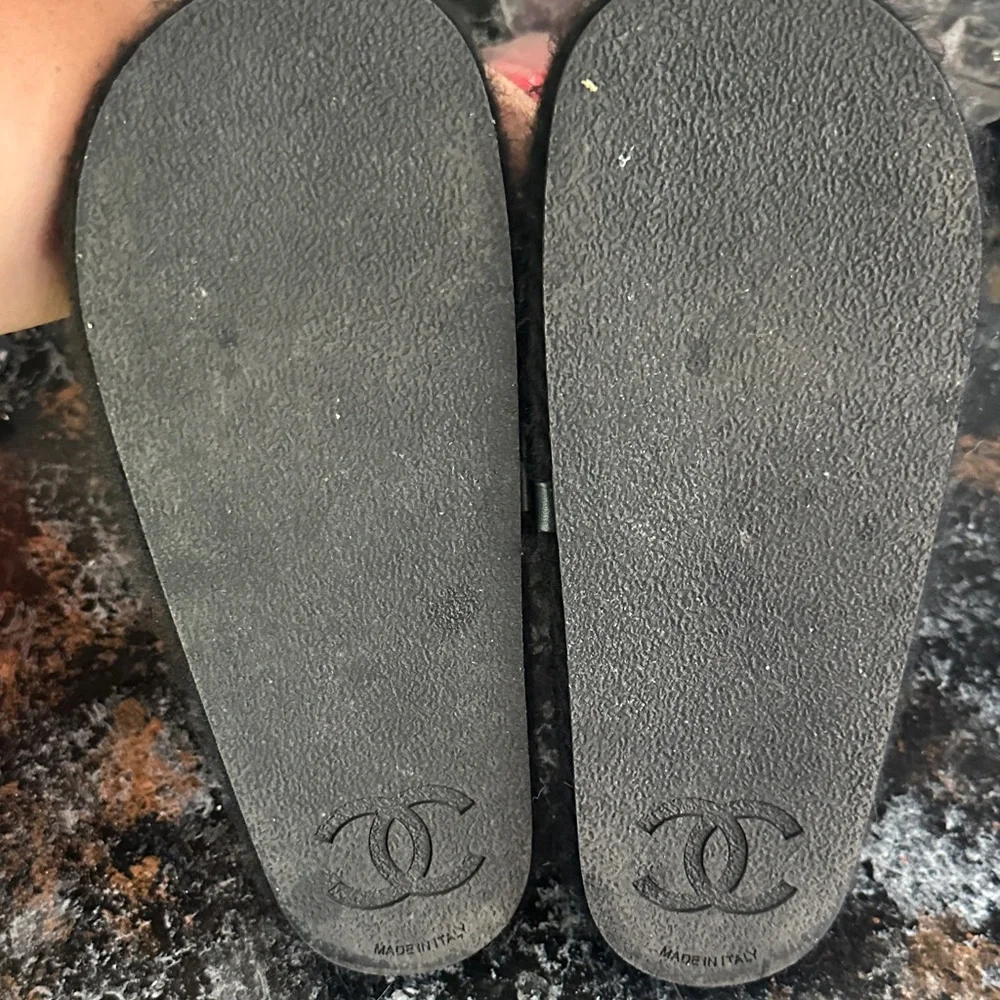 Chanel Women's Black and Gold Slippers - Picture 3 of 4